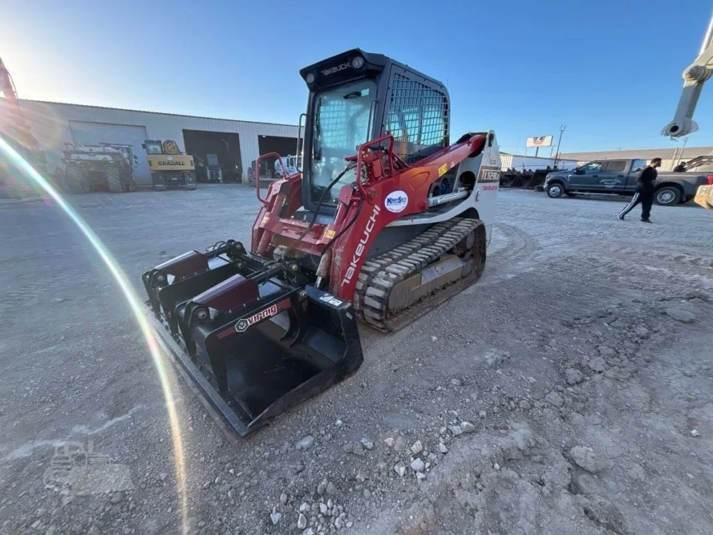2023 Takeuchi TL12R2
